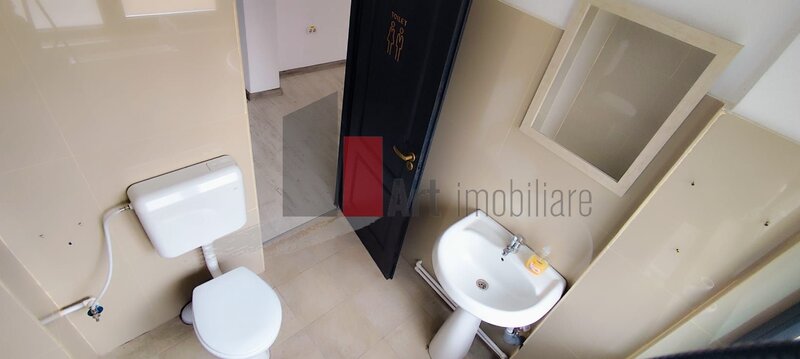 Spatiu comercial/vila cu teren de inchiriat in zona Buzesti