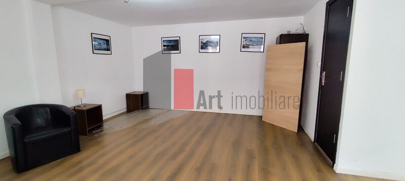 Spatiu comercial/vila cu teren de inchiriat in zona Buzesti