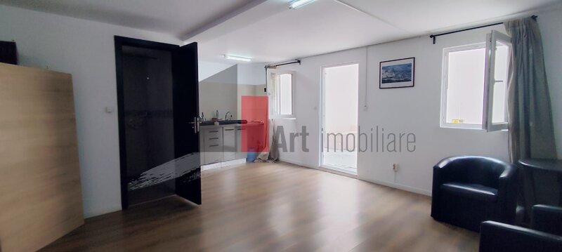 Spatiu comercial/vila cu teren de inchiriat in zona Buzesti